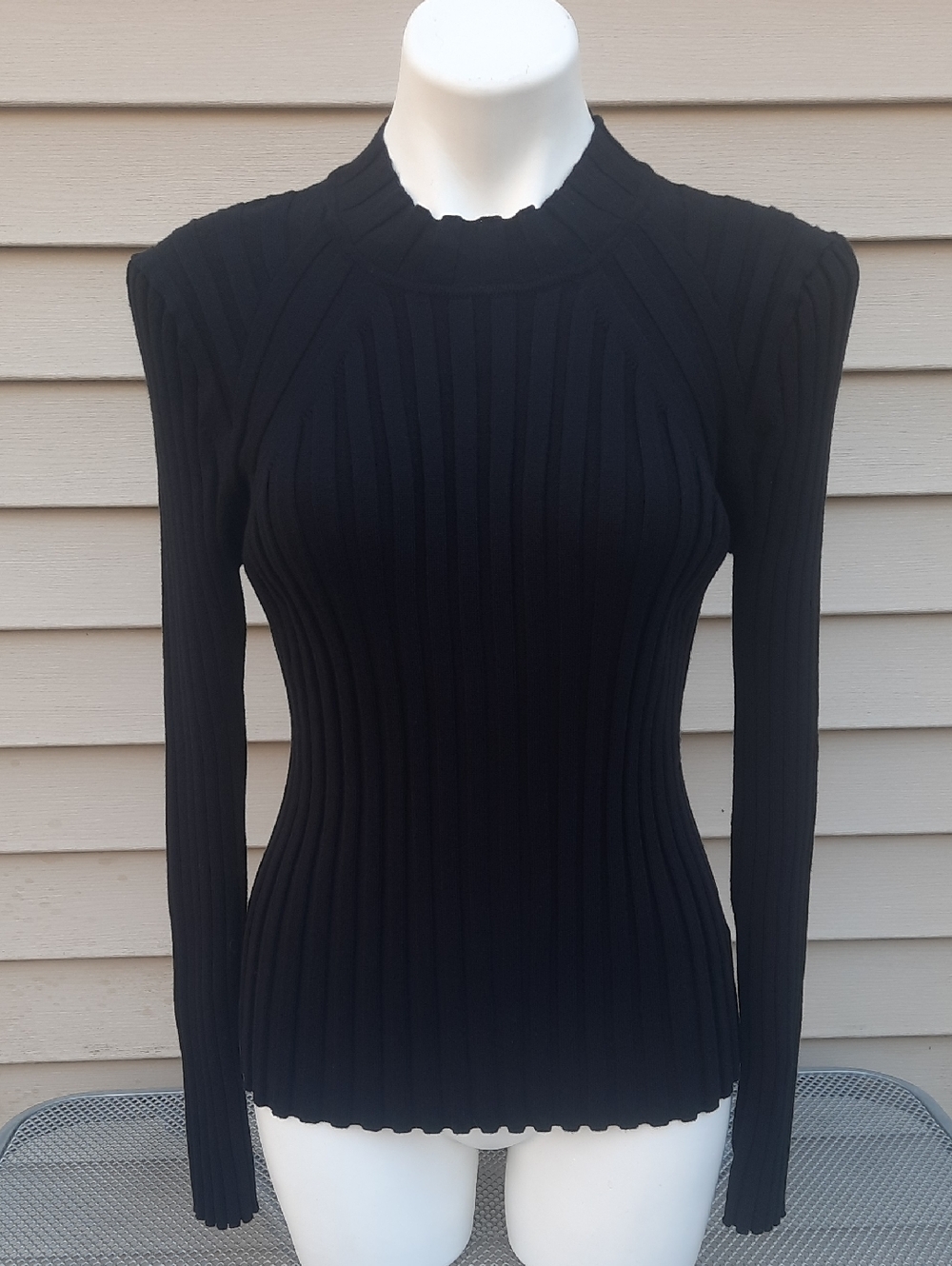 Cabi Contour Turtleneck Size Large